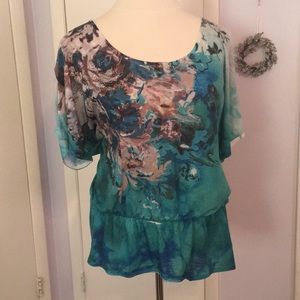 Beautiful watercolor graphic top 26/28 by LB